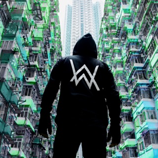 کاور آهنگ Sing Me to Sleep از Alan Walker
