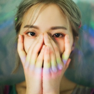 کاور آهنگ Colors از Stella Jang