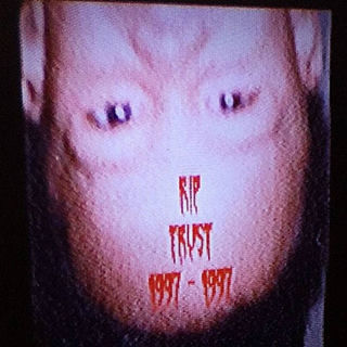 کاور آهنگ RIP Trust از Night Lovell
